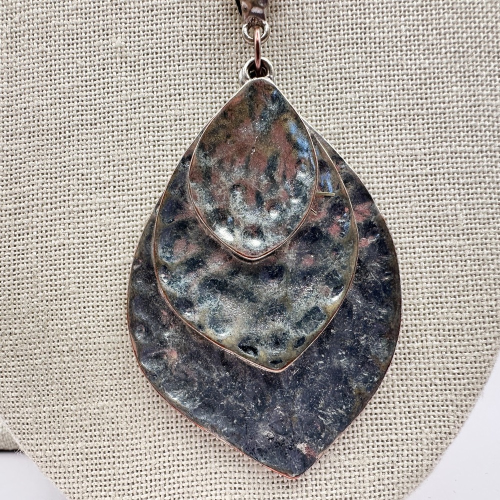 Vintage 80s Hammered Mixed Tone Leaf Pendant Layered Statement Necklace Jewelry